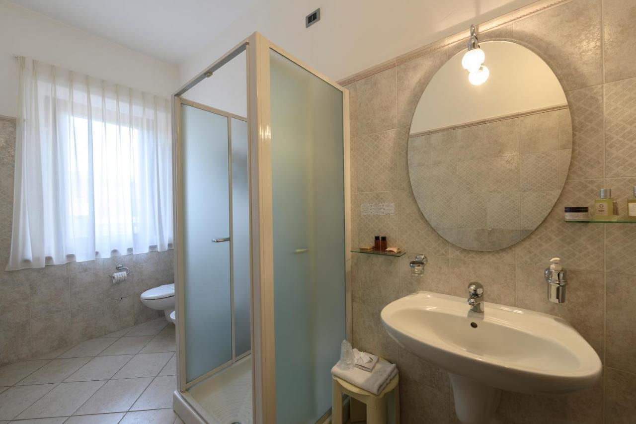 Hotel Rutiliano ピエンツァ エクステリア 写真