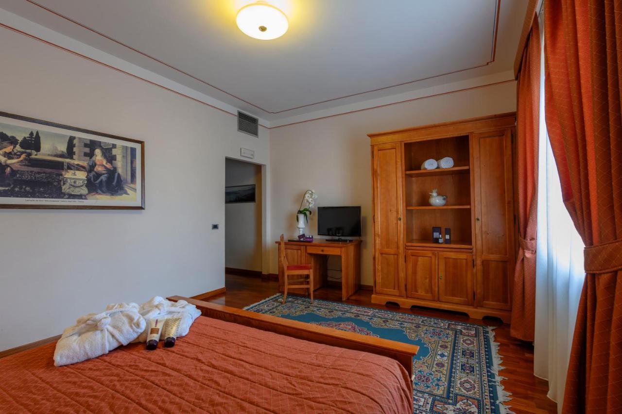 Hotel Rutiliano ピエンツァ エクステリア 写真