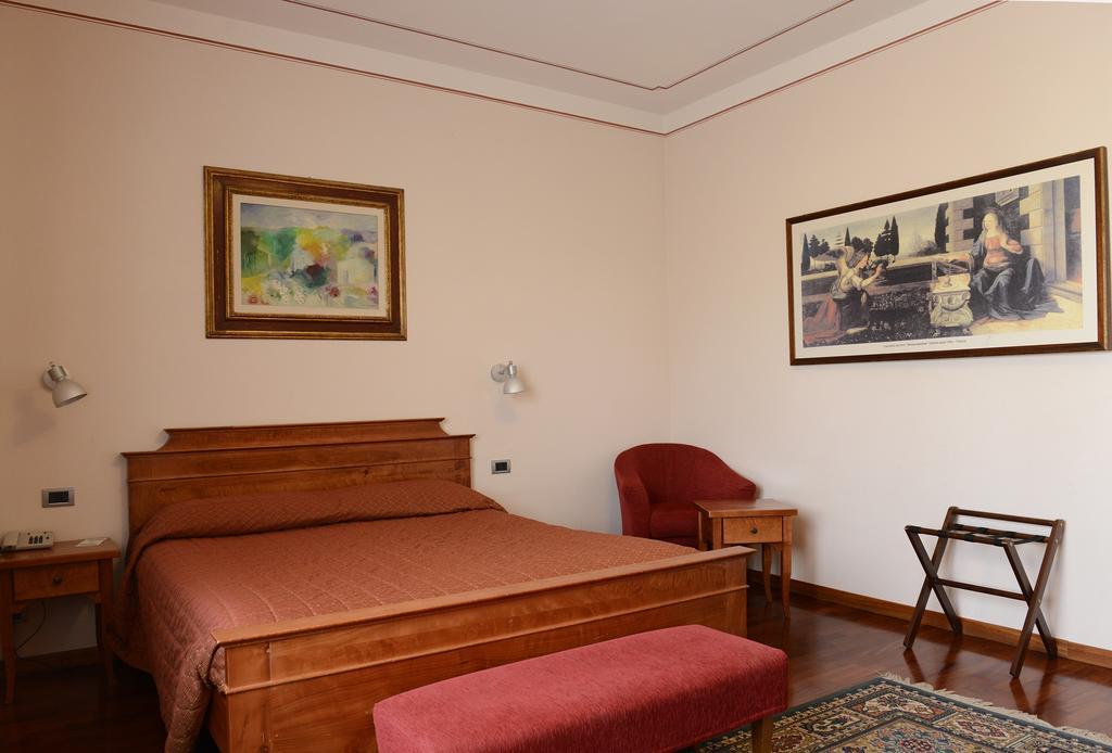 Hotel Rutiliano ピエンツァ エクステリア 写真