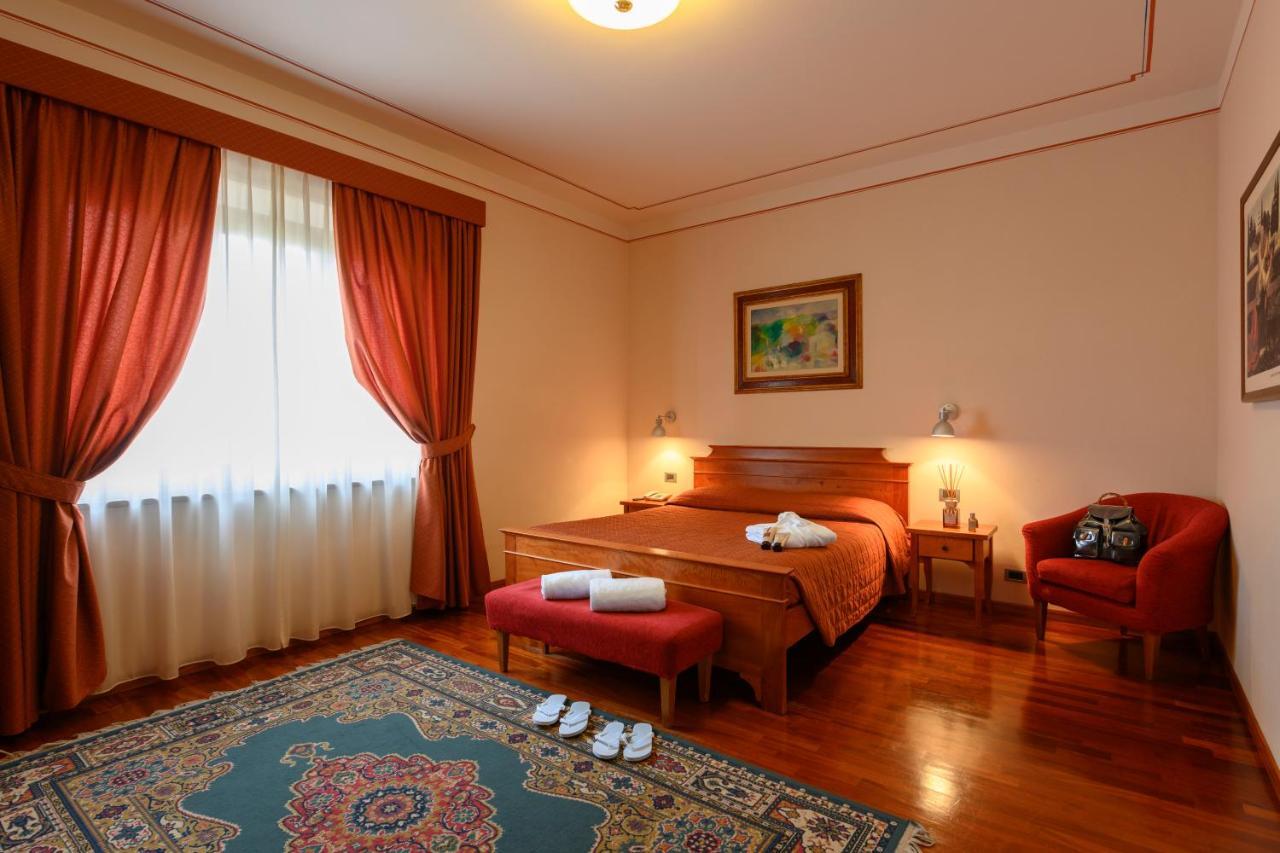 Hotel Rutiliano ピエンツァ エクステリア 写真